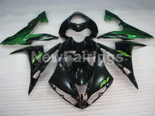 Cargar imagen en el visor de la galería, Black and Green Flame - YZF-R1 04-06 Fairing Kit