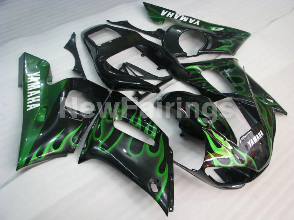 Black and Green Flame - YZF-R6 98-02 Fairing Kit