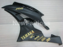 Cargar imagen en el visor de la galería, Black and Matte Black with Gold Stickers Factory Style - YZF-R6 06-07 Fairing Kit
