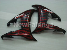Cargar imagen en el visor de la galería, Black and Red Flame - YZF-R6 05 Fairing Kit