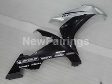 Cargar imagen en el visor de la galería, Black and Silver Factory Style - YZF-R1 04-06 Fairing Kit