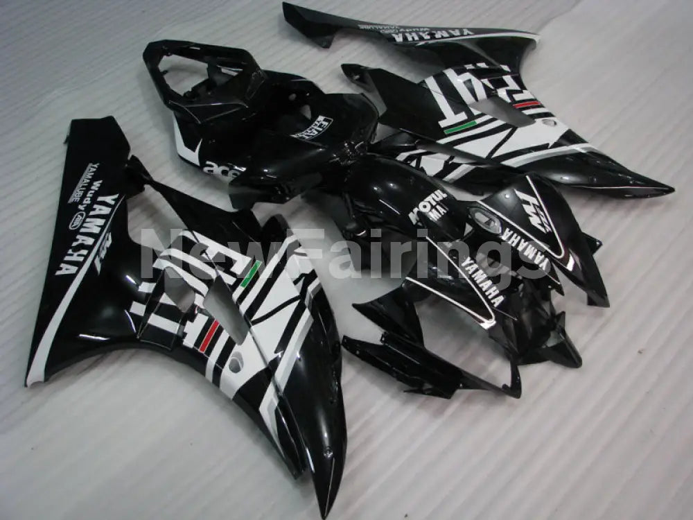 Black and White FIAT - YZF-R6 06-07 Fairing Kit