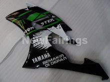 Cargar imagen en el visor de la galería, Black and White Green Monster - YZF-R6 08-16 Fairing Kit