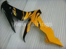 Cargar imagen en el visor de la galería, Black and Yellow Flame - YZF-R1 04-06 Fairing Kit