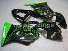 Cargar imagen en el visor de la galería, Black and Green Flame - NINJA ZX-6R 00-02 Fairing Kit