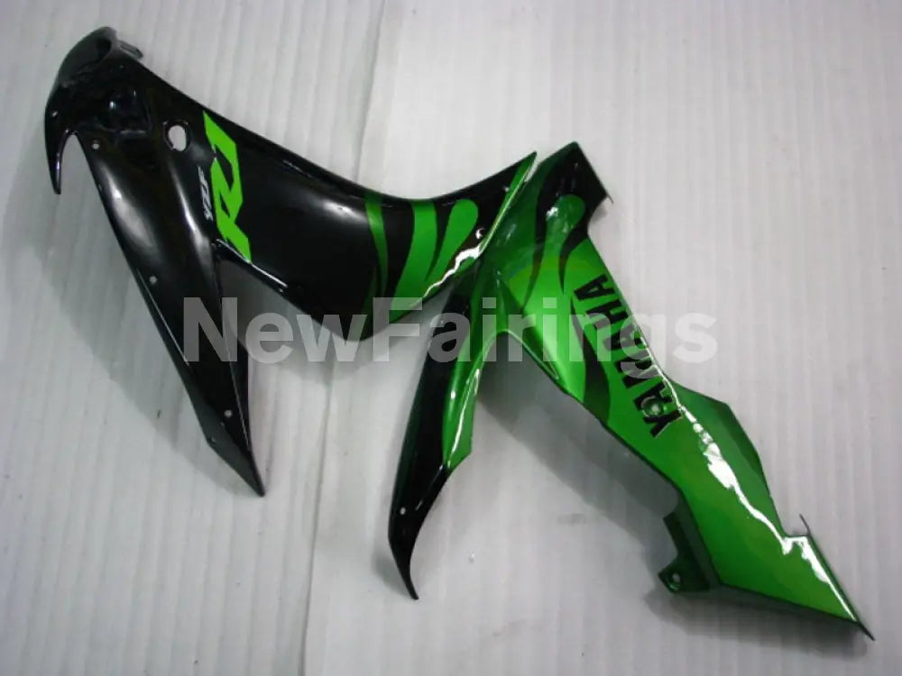Black Green Flame - YZF-R1 04-06 Fairing Kit