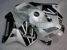 Cargar imagen en el visor de la galería, Black and Pearl White Factory Style - CBR600RR 05-06 Fairing Kit