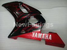 Cargar imagen en el visor de la galería, Black Red Flame - YZF-R6 98-02 Fairing Kit