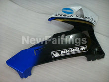 Cargar imagen en el visor de la galería, Black and White Blue Konica Minolta - CBR600RR 05-06 Fairing Kit