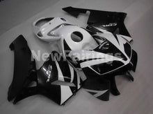 Cargar imagen en el visor de la galería, Black White Factory Style - CBR600RR 05-06 Fairing Kit