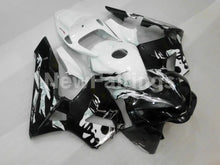 Cargar imagen en el visor de la galería, Black and White Skull - CBR600RR 05-06 Fairing Kit