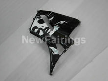 Cargar imagen en el visor de la galería, Black and White Skull - CBR600RR 05-06 Fairing Kit