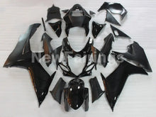 Cargar imagen en el visor de la galería, Gloss Black and Matte Black No decals - GSX-R600 11-24 Fairing Kit