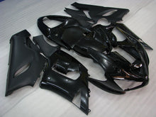Cargar imagen en el visor de la galería, Black and Matte Black No decals - NINJA ZX-6R 05-06 Fairing Kit