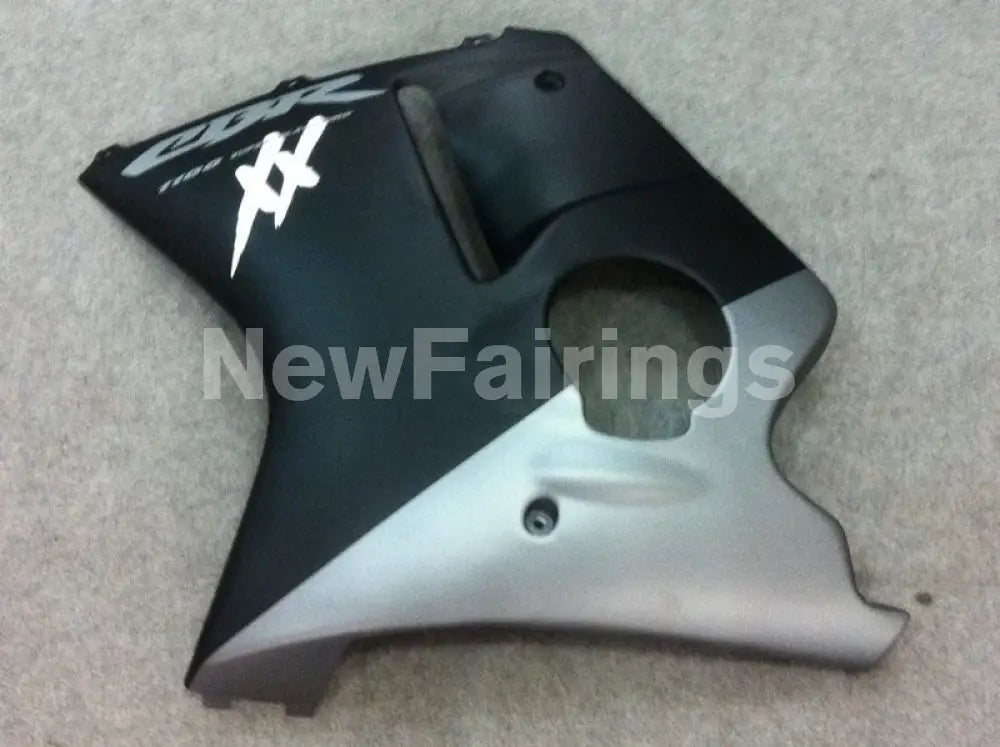 Matte Black and Silver Factory Style - CBR 1100 XX 96-07 Fairing Kit