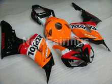 Cargar imagen en el visor de la galería, Orange and Red Black Repsol - CBR1000RR 06-07 Fairing Kit