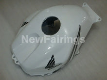 Cargar imagen en el visor de la galería, Pearl White and Black Fire - CBR600RR 03-04 Fairing Kit
