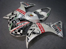 Cargar imagen en el visor de la galería, Pearl White and Black Scorpion - YZF-R1 09-11 Fairing Kit