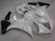 Cargar imagen en el visor de la galería, Pearl White and Matte Black No decals - YZF-R1 12-14 Fairing Kit