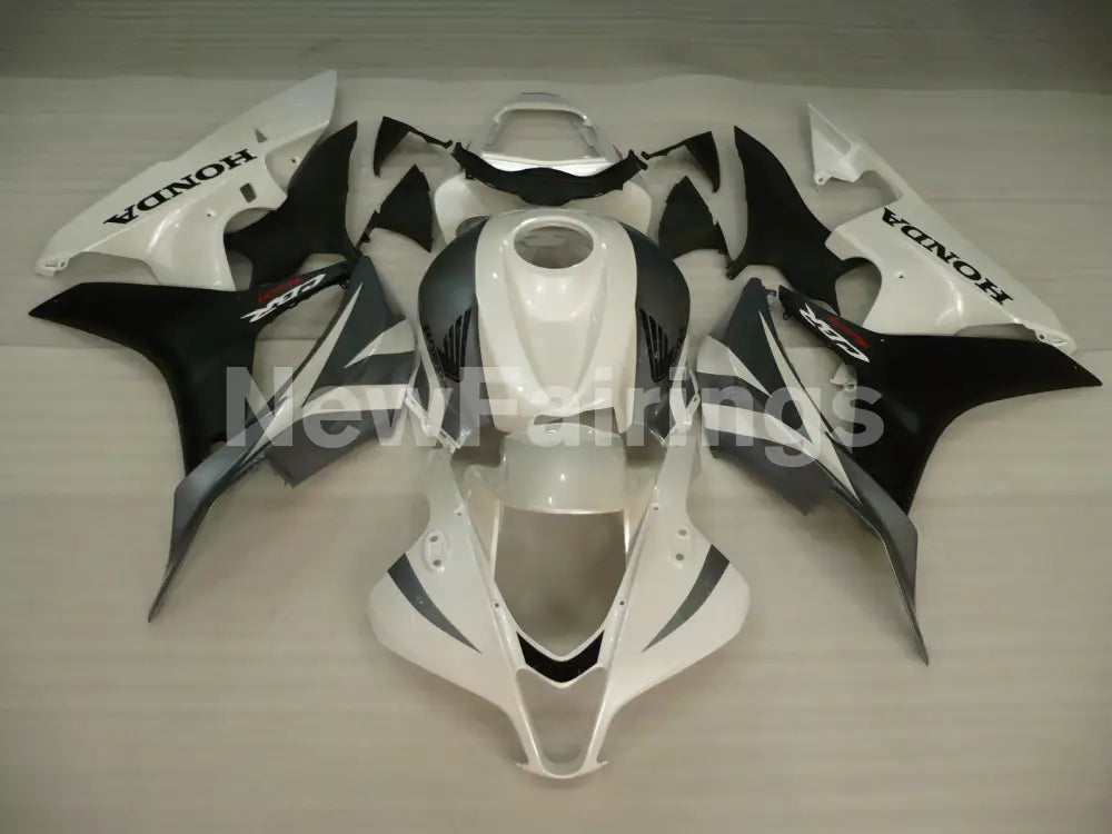 Pearl White and Silver Black Factory Style - CBR600RR 07-08 Fairing Kit