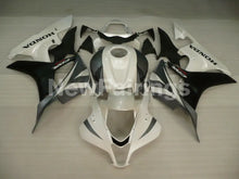 Cargar imagen en el visor de la galería, Pearl White and Silver Black Factory Style - CBR600RR 07-08 Fairing Kit