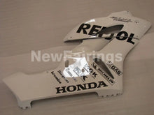 Cargar imagen en el visor de la galería, Pearl White and Silver Repsol - CBR1000RR 04-05 Fairing Kit