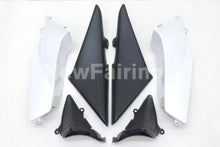 Cargar imagen en el visor de la galería, Red and Blue Castrol - CBR600RR 03-04 Fairing Kit