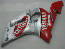Cargar imagen en el visor de la galería, Red and Silver Fortuna - YZF-R6 98-02 Fairing Kit