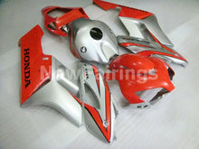 Cargar imagen en el visor de la galería, Red and Silver Factory Style - CBR1000RR 04-05 Fairing Kit