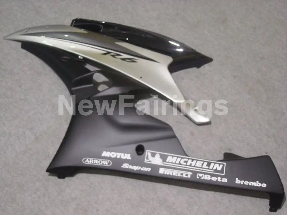Silver and Black Matte Black Factory Style - YZF-R6 06-07 Fairing Kit