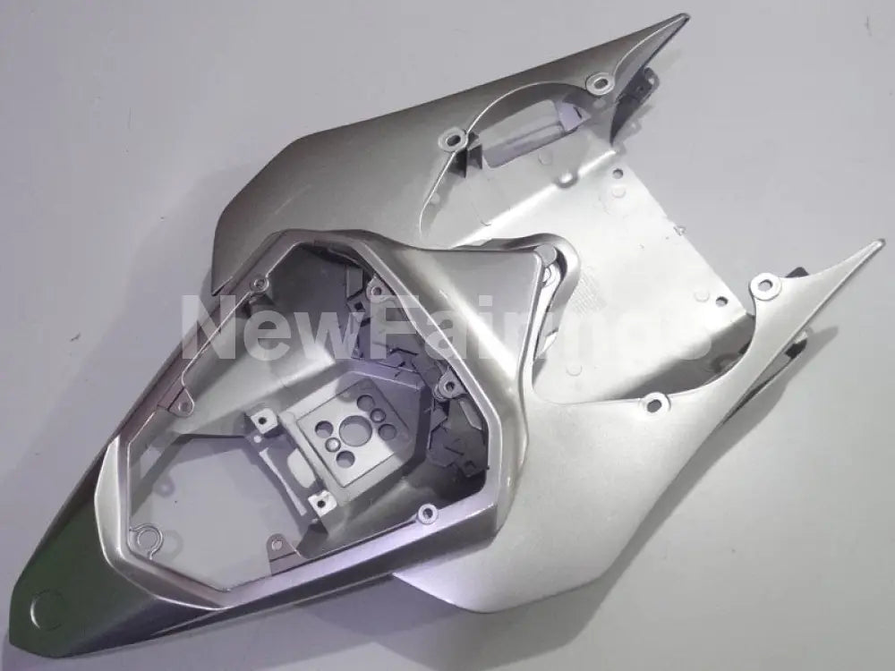 Silver and Matte Black No decals - YZF-R6 08-16 Fairing Kit