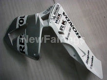 Cargar imagen en el visor de la galería, Silver and White Repsol - CBR600RR 03-04 Fairing Kit