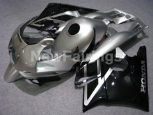 Cargar imagen en el visor de la galería, Silver and Black Factory Style - CBR600 F2 91-94 Fairing Kit
