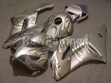 Cargar imagen en el visor de la galería, Silver without No Decal and Flame - CBR1000RR 04-05 Fairing Kit
