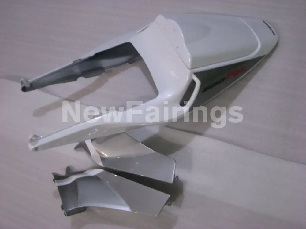 White and Black Factory Style - CBR600RR 03-04 Fairing Kit