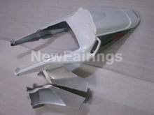 Cargar imagen en el visor de la galería, White and Black Factory Style - CBR600RR 03-04 Fairing Kit
