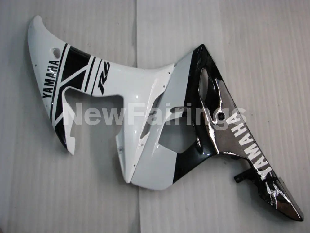 White and Black Factory Style - YZF-R6 05 Fairing Kit