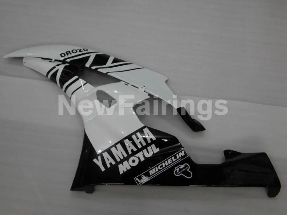 White and Black Factory Style - YZF-R6 06-07 Fairing Kit