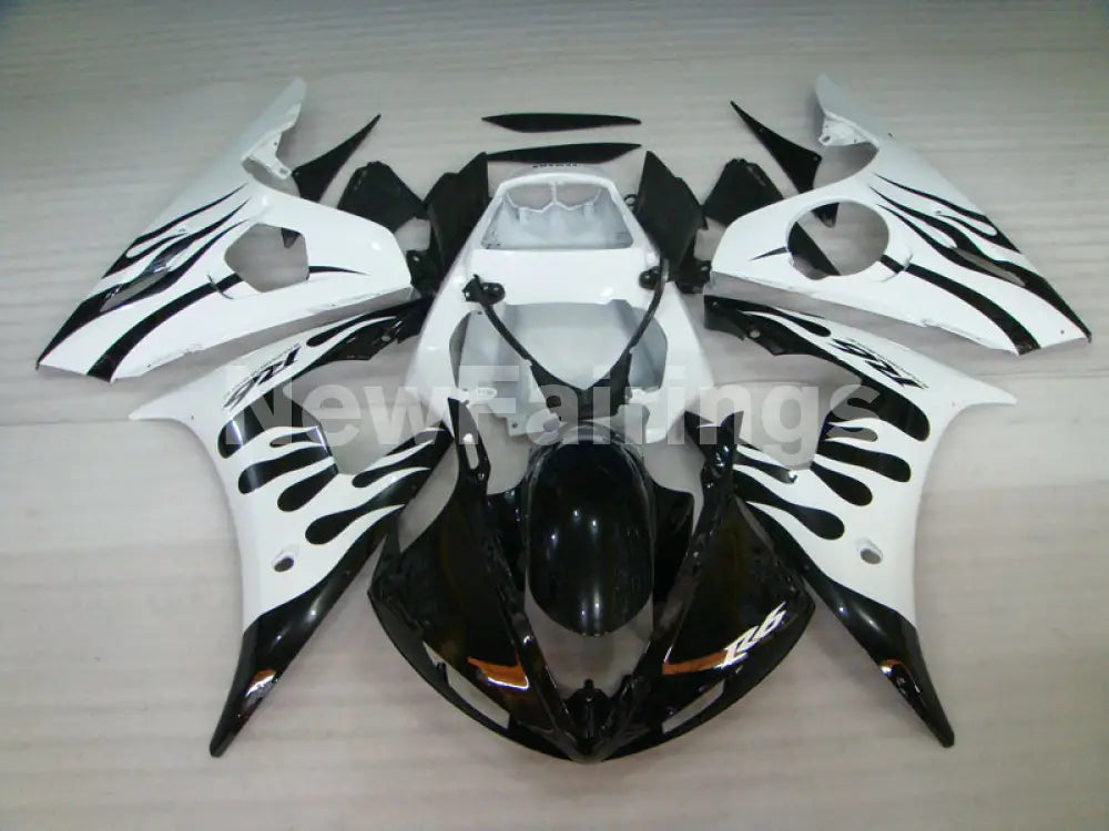 White and Black Flame - YZF-R6 05 Fairing Kit