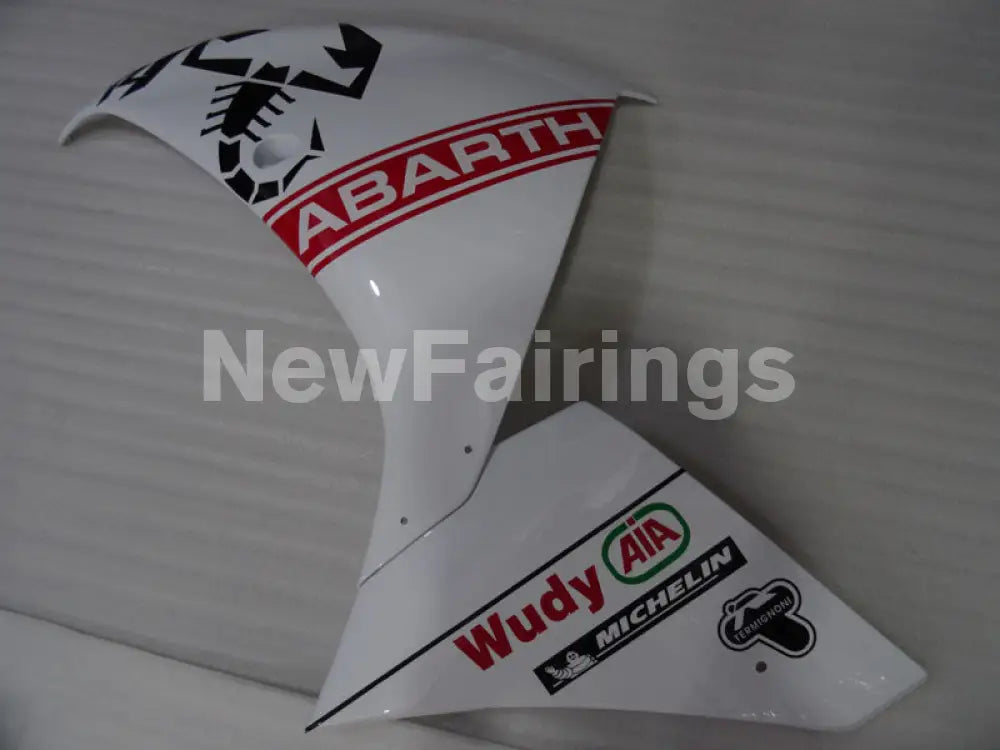 White and Black Scorpion - YZF-R1 09-11 Fairing Kit