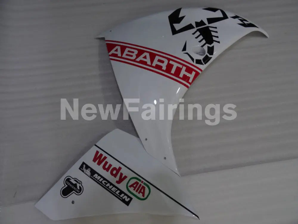 White and Black Scorpion - YZF-R1 09-11 Fairing Kit
