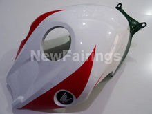 Cargar imagen en el visor de la galería, White and Green Red Castrol - CBR1000RR 12-16 Fairing Kit