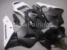 Cargar imagen en el visor de la galería, White and Matte Black Factory Style - CBR600RR 03-04 Fairing Kit