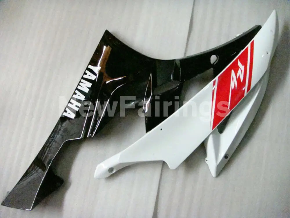 White and Red Black Factory Style - YZF-R6 06-07 Fairing Kit
