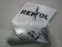 Cargar imagen en el visor de la galería, White and Silver Repsol - CBR 1100 XX 96-07 Fairing Kit