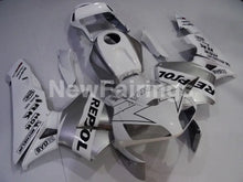 Cargar imagen en el visor de la galería, White and Silver Repsol - CBR600RR 03-04 Fairing Kit
