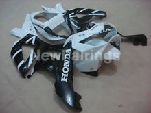 Cargar imagen en el visor de la galería, White and Black Factory Style - CBR 929 RR 00-01 Fairing Kit
