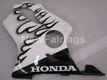 Cargar imagen en el visor de la galería, White and Black Flame - CBR600 F4 99-00 Fairing Kit