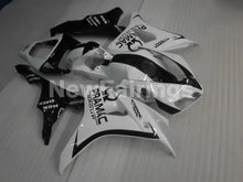 Cargar imagen en el visor de la galería, White and Black PRAMAC - CBR1000RR 06-07 Fairing Kit