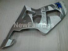 Cargar imagen en el visor de la galería, White and Silver Black Factory Style - GSX-R600 01-03 Fairing Kit